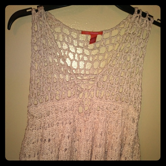 C & V sweater vest - Picture 1 of 4